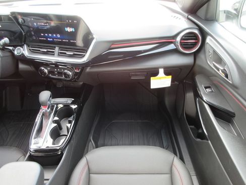 New 2026 Chevrolet Trax RS w/ Driver Confidence Package FWD image 16