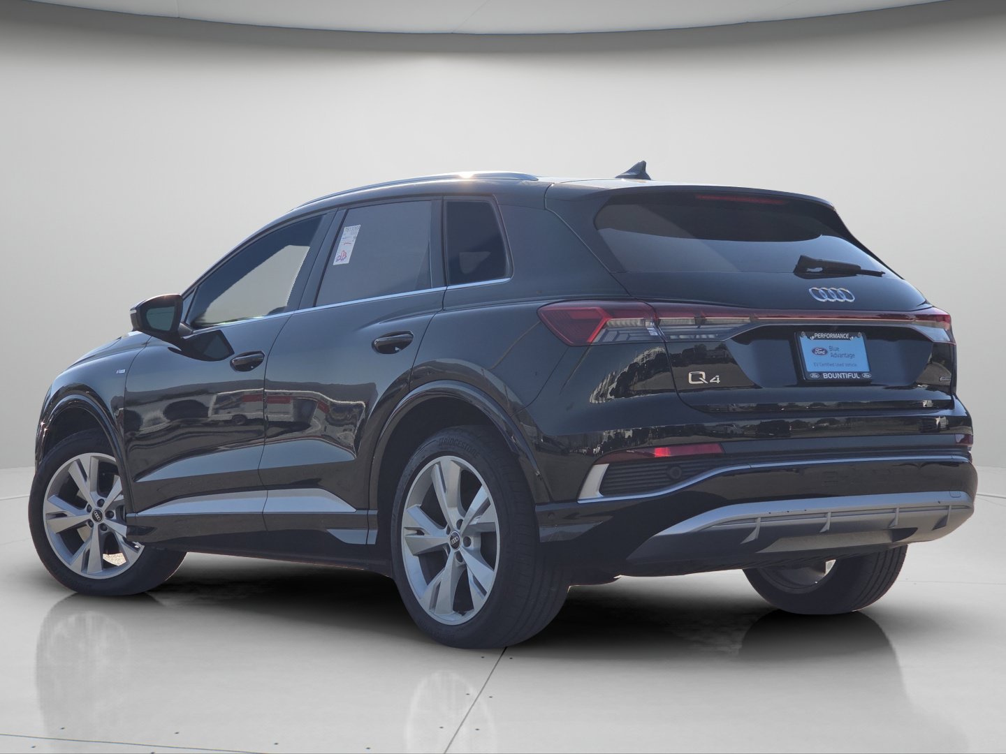 Used 2023 Audi Q4 e-tron Prestige w/ 20" Wheel Package AWD/4WD image 21