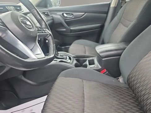 Used 2018 Nissan Rogue SV w/ Premium Package AWD/4WD image 9
