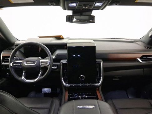 Certified 2025 GMC Yukon Denali image 20