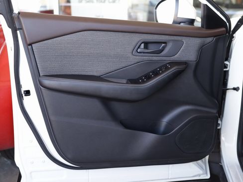 Used 2022 Nissan Rogue S image 21