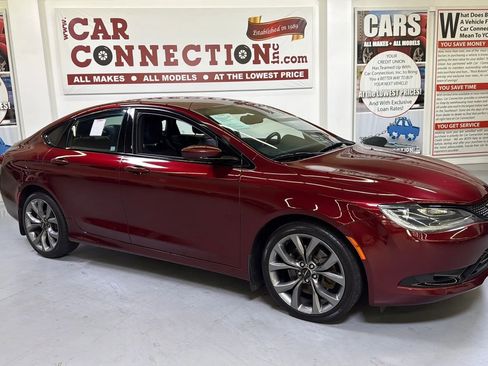 Used 2015 Chrysler 200 S w/ Comfort Group FWD image 3