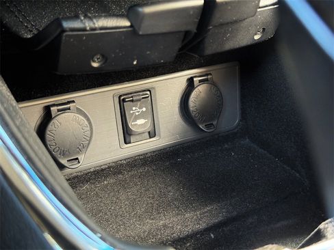 Used 2013 Toyota Avalon Limited image 34