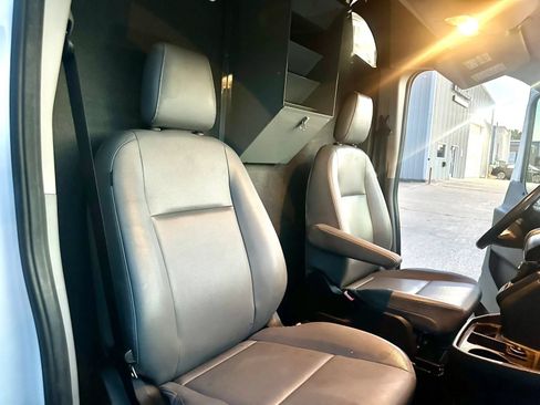 Used 2018 Ford Transit 350 148 Medium Roof RWD image 15