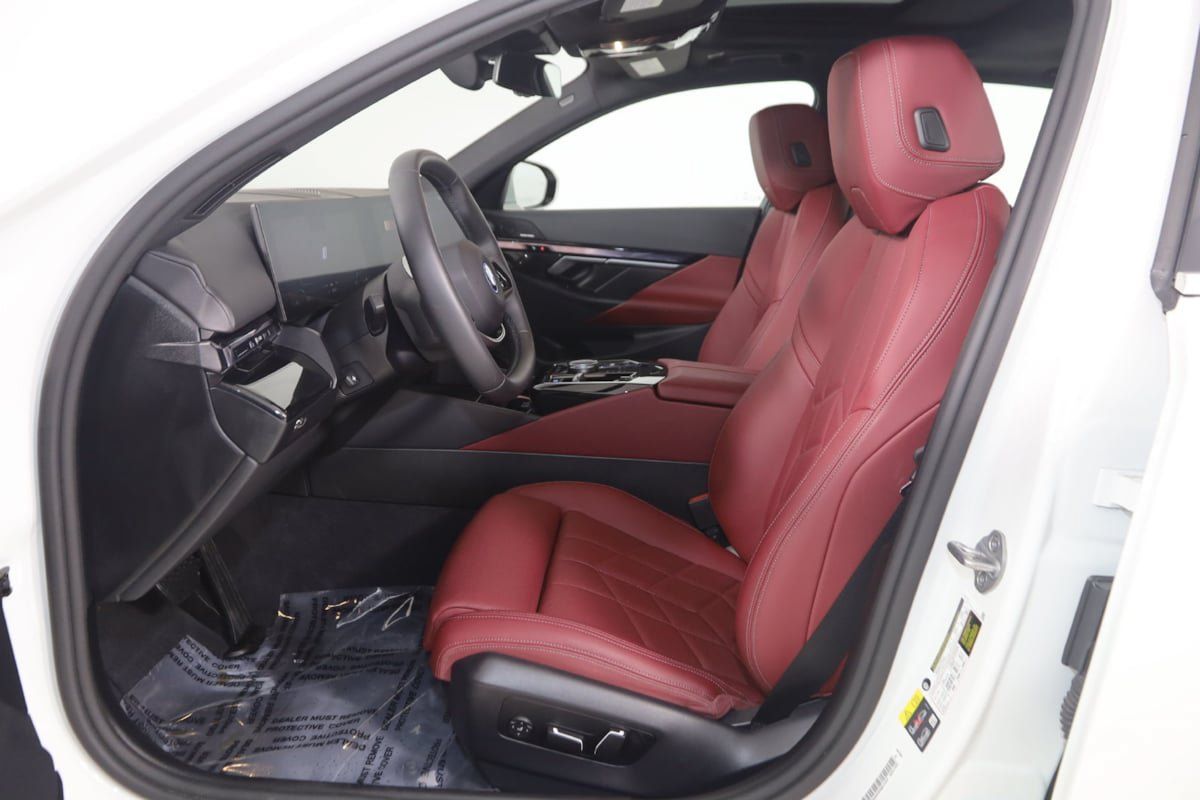Used 2024 BMW i5 eDrive40i w/ Convenience Package RWD image 13