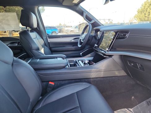 New 2025 Jeep Wagoneer Series II w/ Convenience Group I image 19