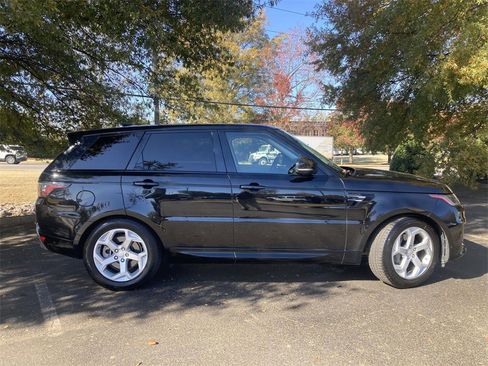 Used 2018 Land Rover Range Rover Sport HSE image 2