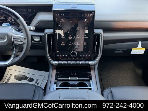 New 2026 GMC Yukon Denali w/ Denali Reserve Package AWD/4WD image 13