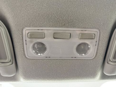 Used 2015 Toyota Yaris L image 6