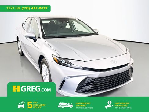 Used 2025 Toyota Camry LE w/ Convenience Package image 1