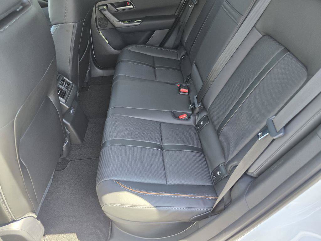 Used 2026 MAZDA CX-50 AWD 2.5 Hybrid w/ Premium Pkg image 16