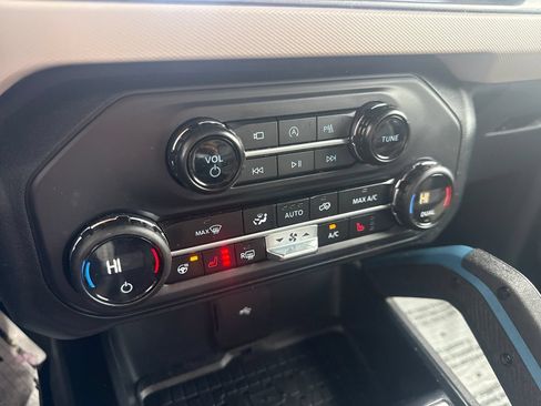 Used 2024 Ford Bronco Wildtrak AWD/4WD image 35