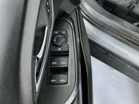 Used 2025 Chevrolet Trax ACTIV FWD image 17