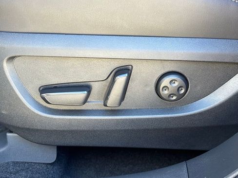 New 2025 INFINITI QX50 Luxe image 12