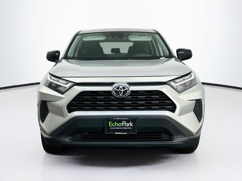 Used 2025 Toyota RAV4 LE AWD/4WD image 2