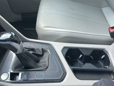 Used 2024 Volkswagen Tiguan SE R-Line FWD image 15