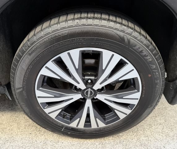 Used 2023 Nissan Rogue SV FWD image 30