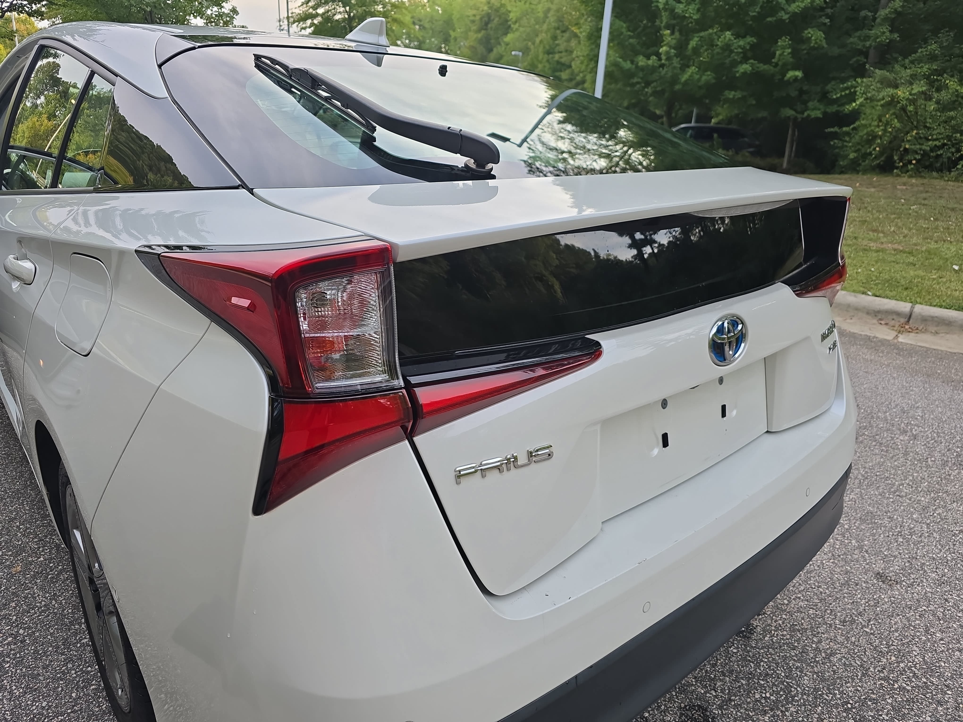 Used 2019 Toyota Prius XLE FWD image 32