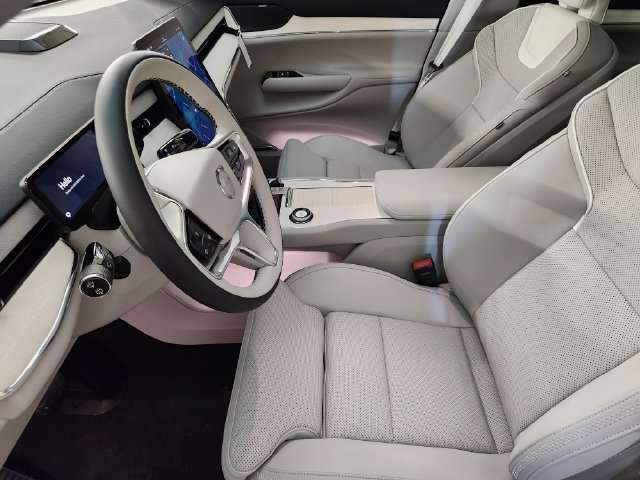 Used 2025 Volvo EX90 Plus AWD/4WD image 14