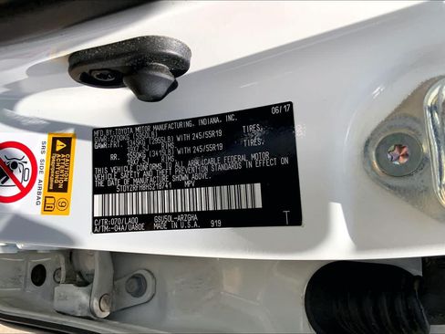 Used 2017 Toyota Highlander Limited FWD image 33