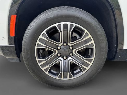 Used 2024 Jeep Wagoneer Series II w/ Flexible Seating Group image 25