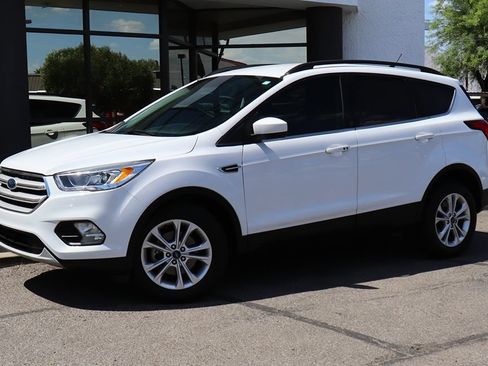 Used 2019 Ford Escape SEL FWD image 3