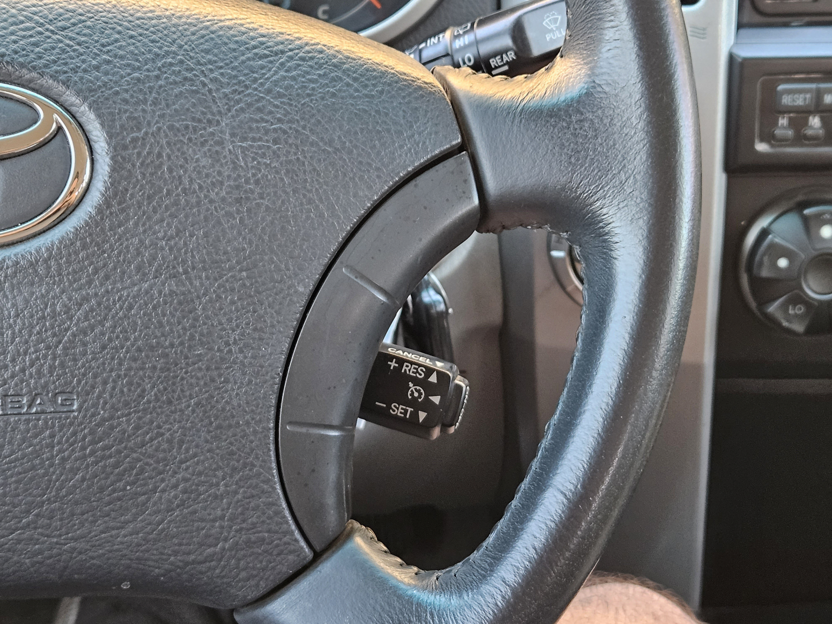 Used 2007 Toyota 4Runner SR5 AWD/4WD image 25