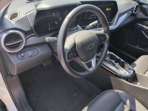 Used 2024 Chevrolet Trax ACTIV w/ Sunroof Package FWD image 7