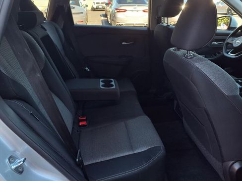 Used 2023 Nissan Rogue SV image 21