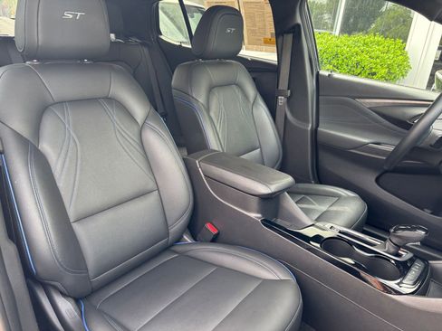 Used 2025 Buick Envista Sport Touring FWD image 35