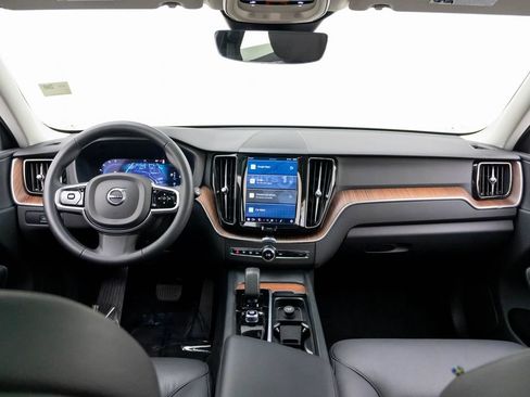 Used 2023 Volvo XC60 B5 Plus w/ Climate Package AWD/4WD image 11
