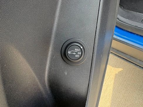 Used 2024 Chevrolet Equinox LT FWD image 23