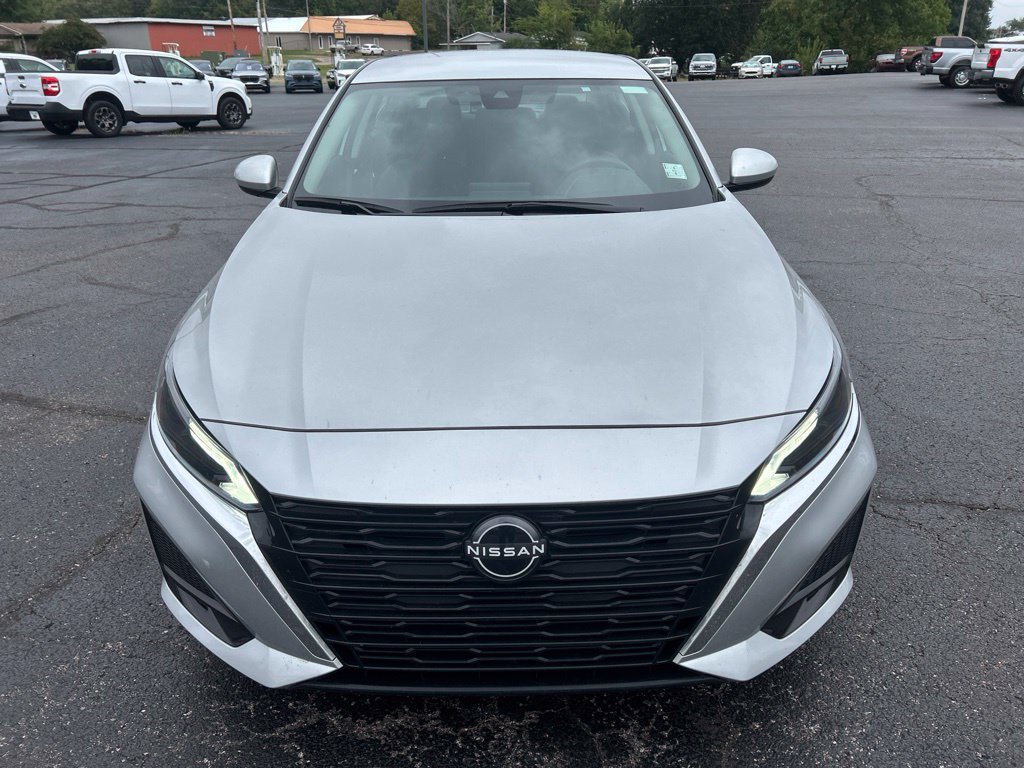 Used 2023 Nissan Altima 2.5 S FWD image 2