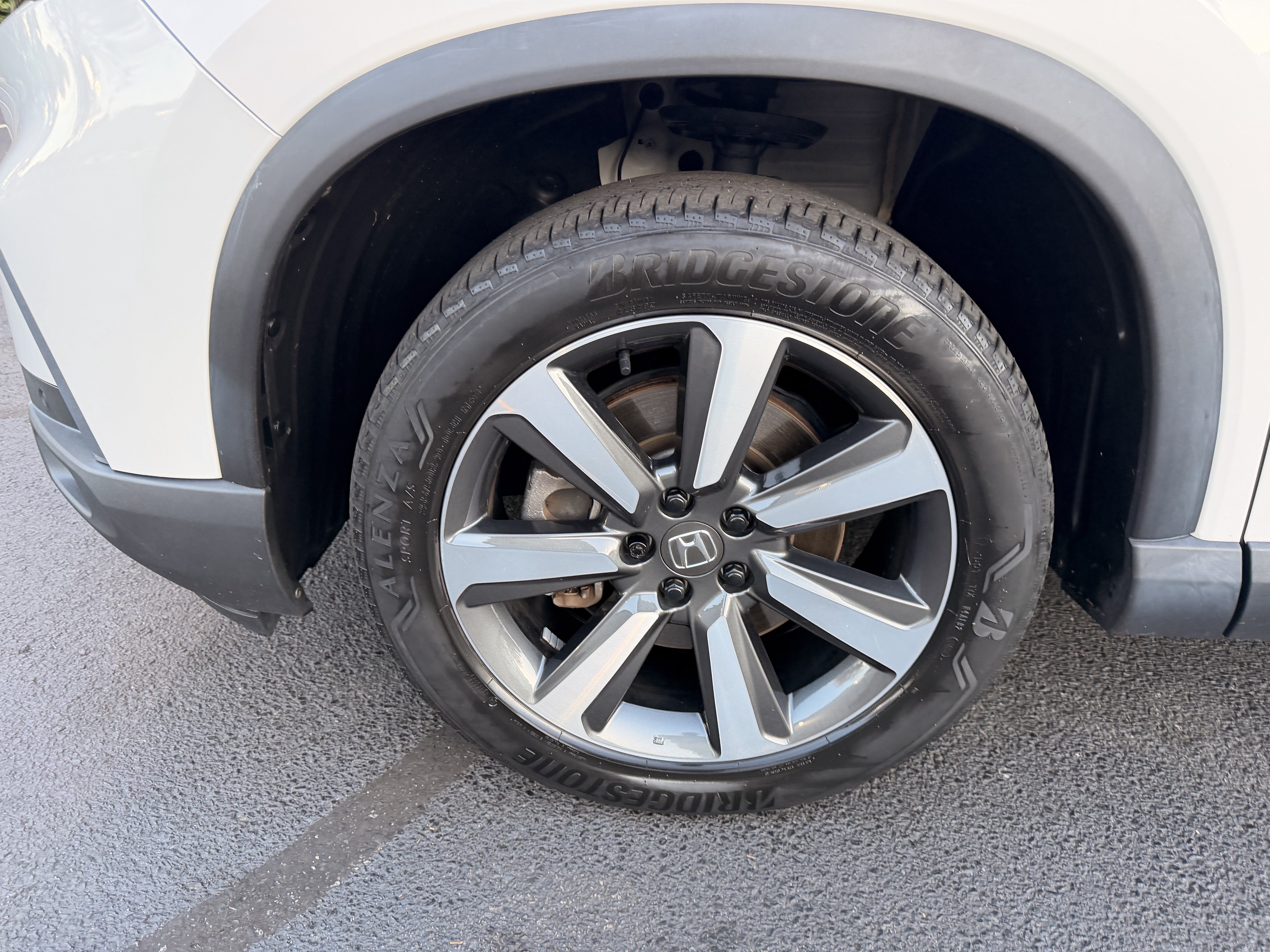 Used 2023 Honda Pilot Touring image 7