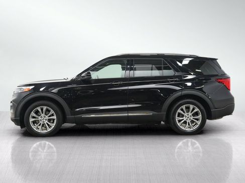 Used 2020 Ford Explorer Limited AWD/4WD image 2