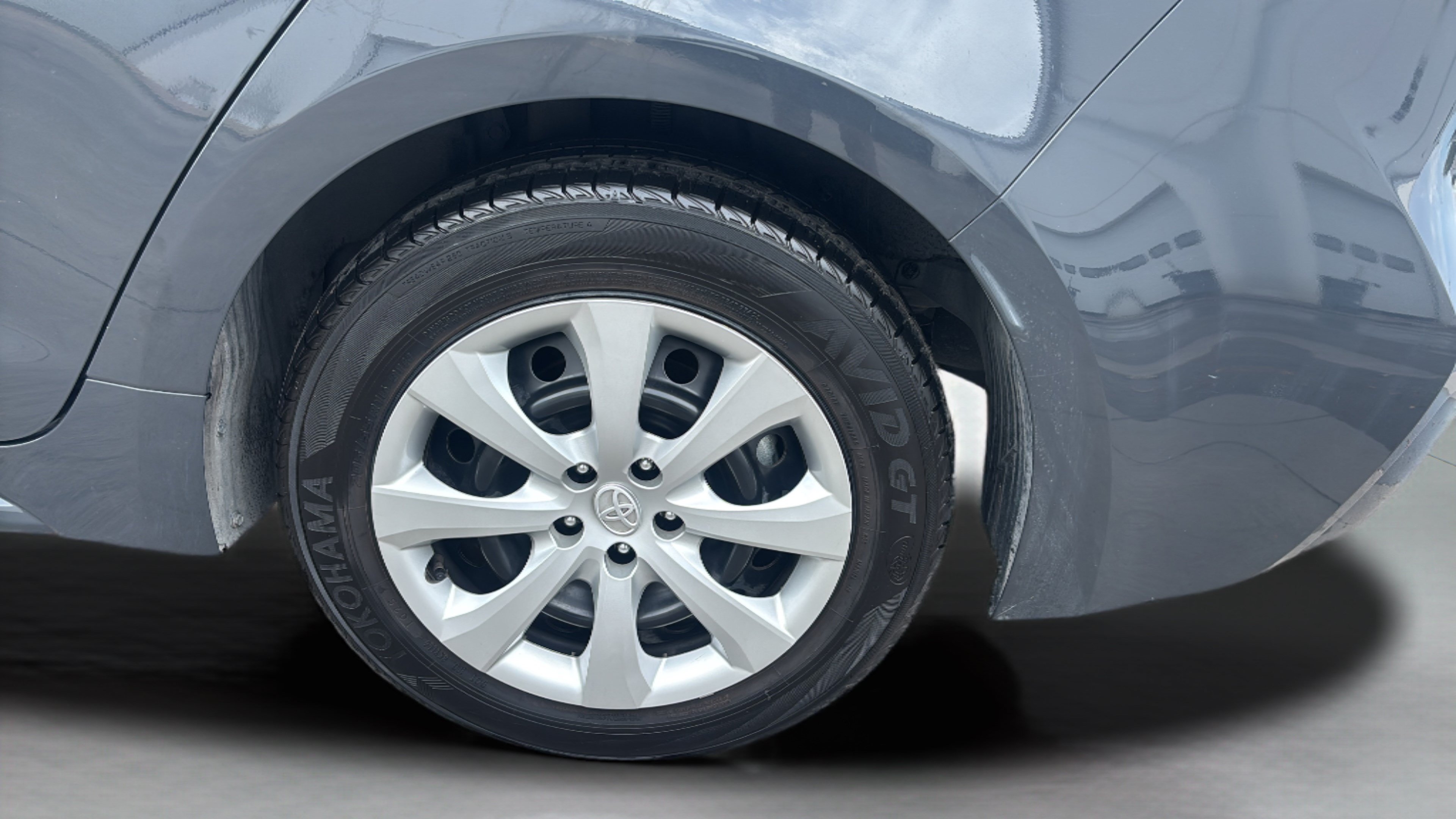Used 2025 Toyota Corolla LE FWD image 34