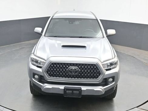 Used 2019 Toyota Tacoma TRD Sport AWD/4WD image 14