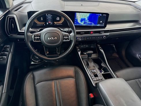 Used 2024 Kia Sorento S image 17