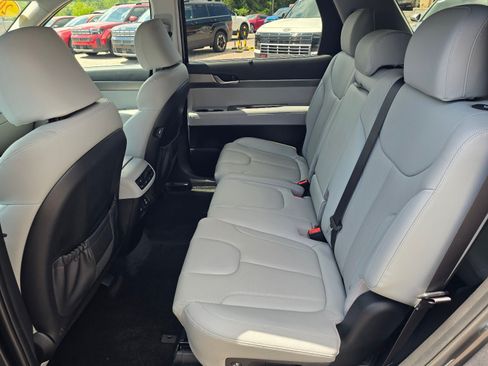Used 2022 Hyundai Palisade SEL w/ 8P Bench Seat Package FWD image 11