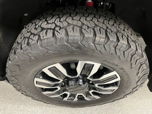 Used 2024 GMC Sierra 3500 Denali Ultimate AWD/4WD image 15