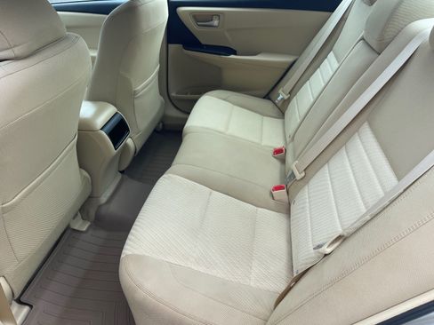Used 2017 Toyota Camry LE FWD image 12