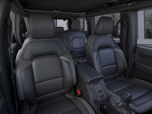 New 2025 Ford Bronco Outer Banks w/ Sasquatch Package image 10