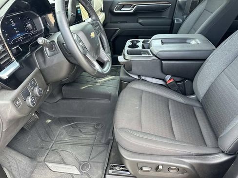 Used 2024 Chevrolet Silverado 1500 LT image 16