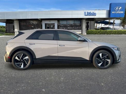 New 2026 Hyundai Ioniq 5 SE image 8