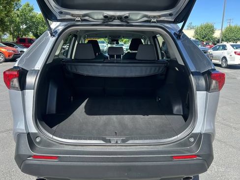 Used 2025 Toyota RAV4 XLE AWD/4WD image 18
