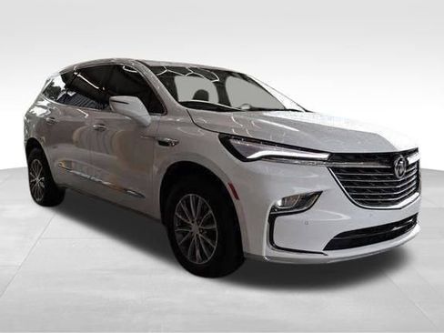 Used 2022 Buick Enclave Essence image 28