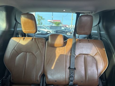 Used 2017 Chrysler Pacifica Limited FWD image 27