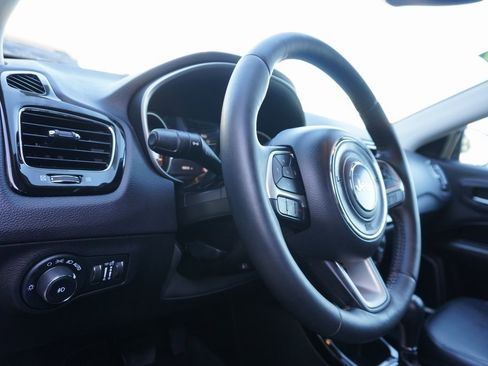 Used 2018 Jeep Compass Limited w/ Navigation Group image 12