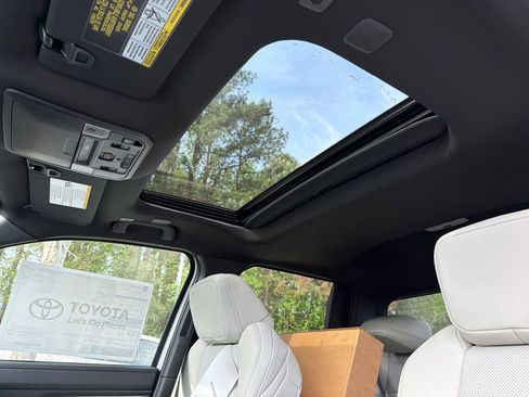 New 2026 Toyota Tacoma Limited AWD/4WD image 32