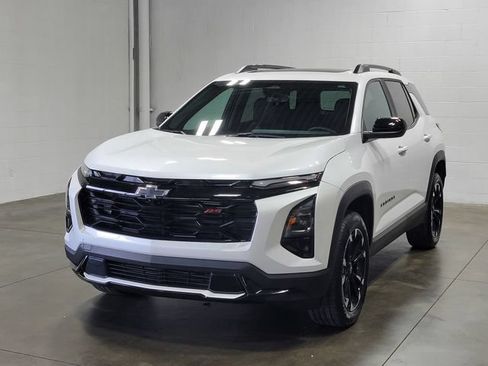 Used 2025 Chevrolet Equinox RS w/ Convenience Package III AWD/4WD image 2